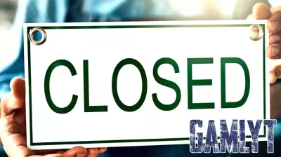 Struggling mall retailer closes 100s of stores